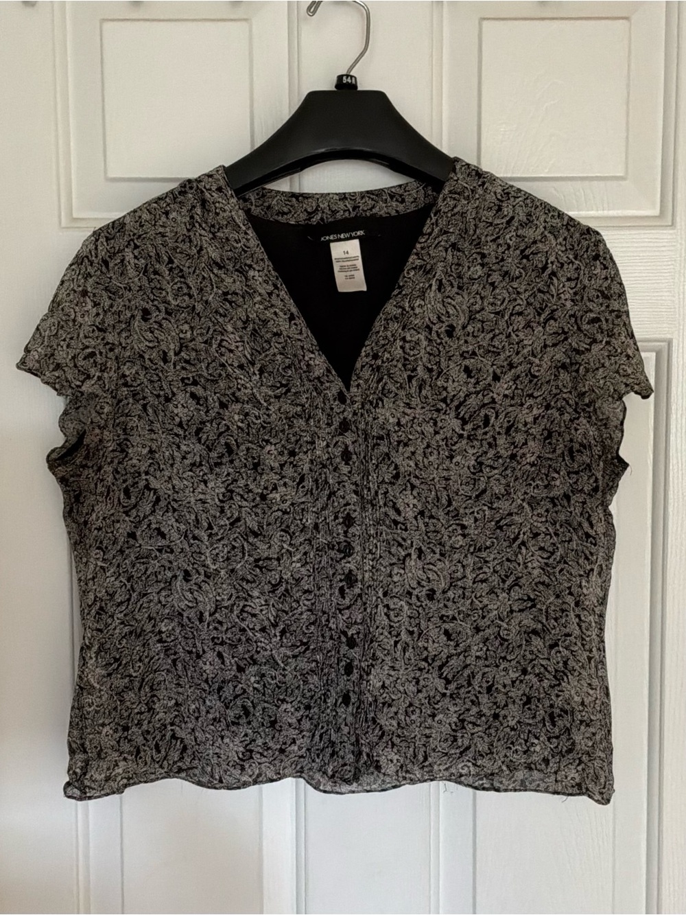 Jones New York Black and White Printed V-Neck Blouse